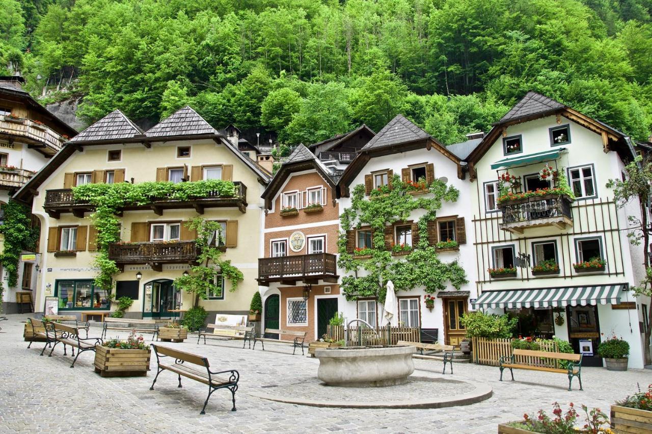 Haus Am Hof - 15Th Century House At The Lake, Near The Marketplace, With A Balcony Халстат Екстериор снимка